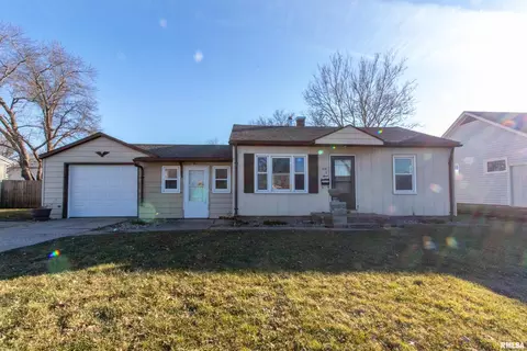 318 33rd Ave, East Moline, IL 61244