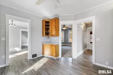 1104 3rd St, Moline, IL 61265 photo 34