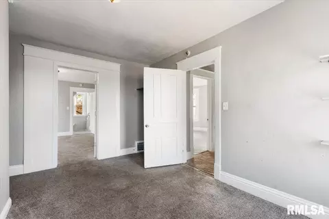 1104 3rd St, Moline, IL 61265 photo 22