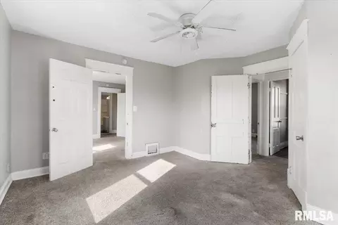 1104 3rd St, Moline, IL 61265 photo 28