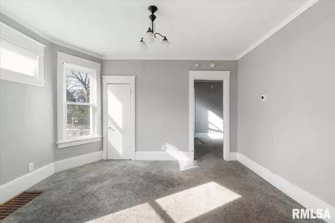 1104 3rd St, Moline, IL 61265 photo 38