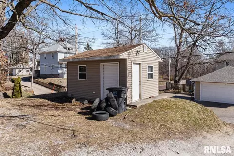 1104 3rd St, Moline, IL 61265 photo 10