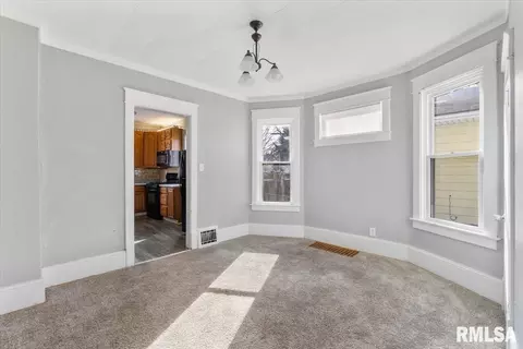 1104 3rd St, Moline, IL 61265 photo 37