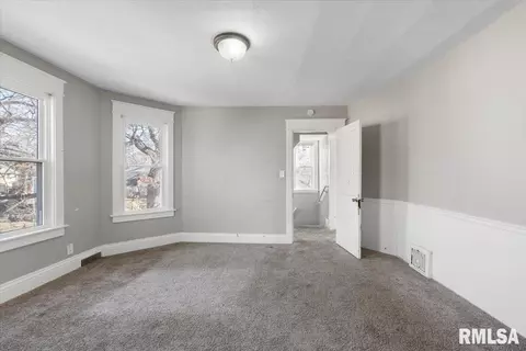 1104 3rd St, Moline, IL 61265 photo 25