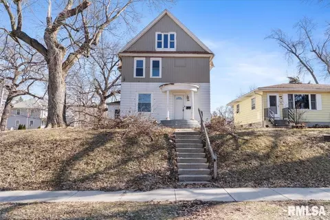 1104 3rd St, Moline, IL 61265 photo 6
