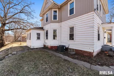 1104 3rd St, Moline, IL 61265 photo 7