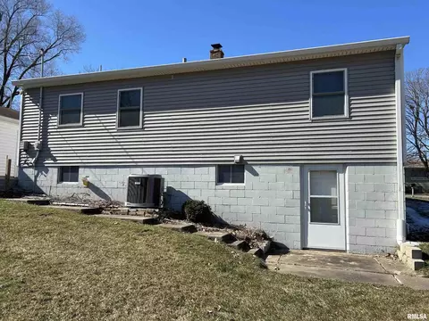 1609 14th St, Silvis, IL 61282 photo 3