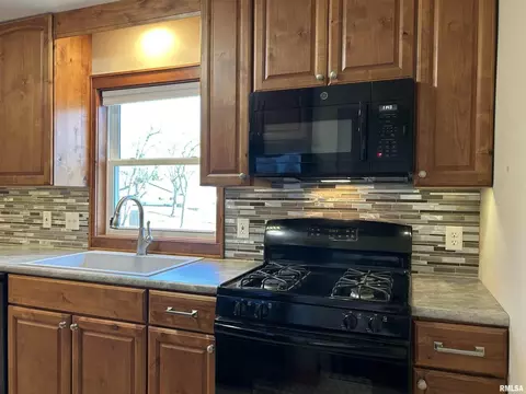 1609 14th St, Silvis, IL 61282 photo 9