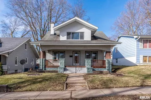 436 21st St, Bettendorf, IA 52722
