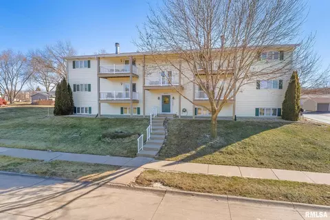 4175 31st St #3C, Bettendorf, IA 52722