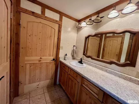 300 E Adams St, Hurst, IL 62949 photo 14