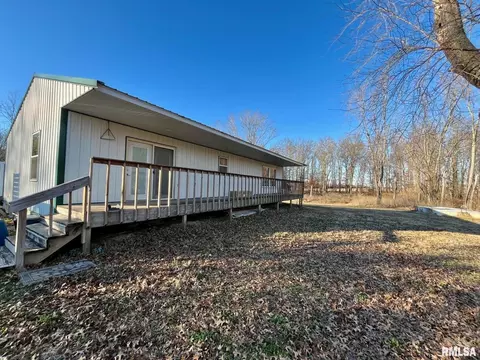 300 E Adams St, Hurst, IL 62949 photo 3