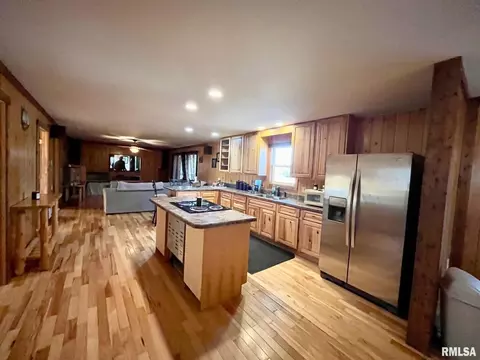 300 E Adams St, Hurst, IL 62949 photo 9