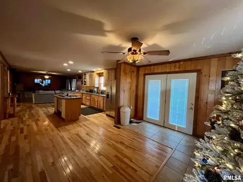 300 E Adams St, Hurst, IL 62949 photo 6