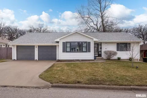 222 Hillcrest Dr, Geneseo, IL 61254