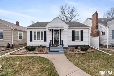 1127 E Columbia Ave, Davenport, IA 52803