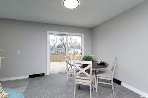 1517 12th St, Silvis, IL 61282 photo 6