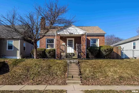 1859 31st St, Moline, IL 61265 photo 2
