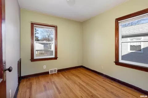 1859 31st St, Moline, IL 61265 photo 11