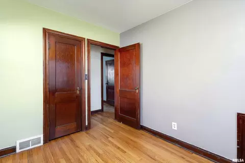 1859 31st St, Moline, IL 61265 photo 12