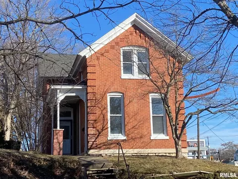1127 Jersey St, Quincy, IL 62301