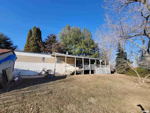 22954 245th St, Eldridge, IA 52748 photo 8