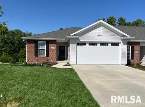 5679 Kristi Ln, Bettendorf, IA 52722