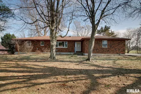 3717 Columbus Rd, Quincy, IL 62305