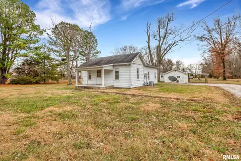 8446 E Park St, Du Quoin, IL 62832