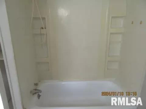 2427 5th Ave, Moline, IL 61265 photo 11
