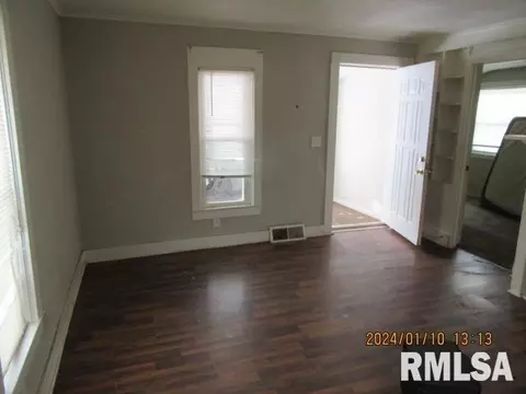 2427 5th Ave, Moline, IL 61265 photo 4