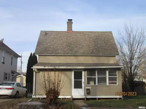 2427 5th Ave, Moline, IL 61265