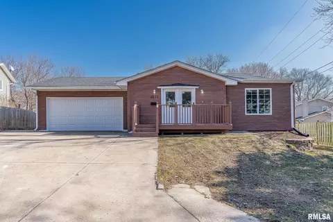 4511 Ripley St, Davenport, IA 52806