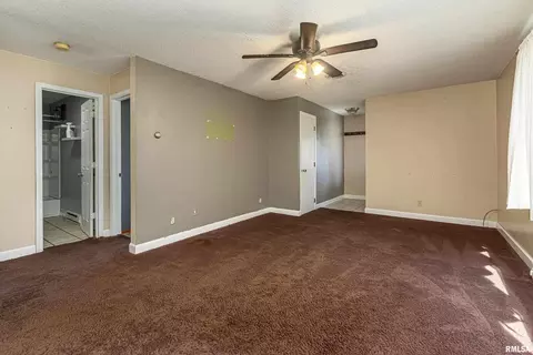 1301 E Parham St, Marion, IL 62959 photo 5