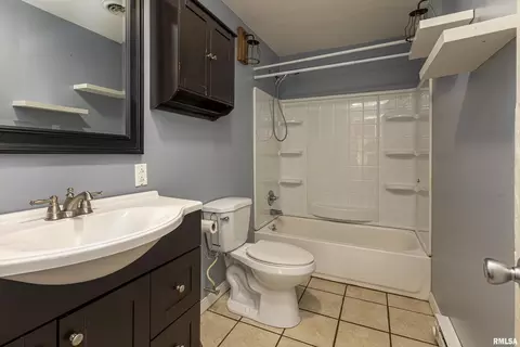 1301 E Parham St, Marion, IL 62959 photo 8