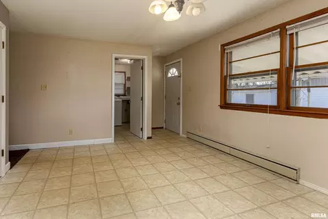 1301 E Parham St, Marion, IL 62959 photo 15
