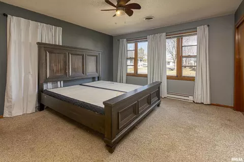 1301 E Parham St, Marion, IL 62959 photo 6