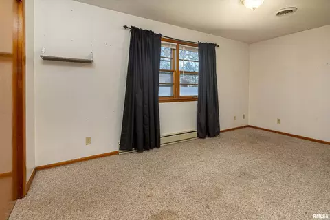 1301 E Parham St, Marion, IL 62959 photo 11