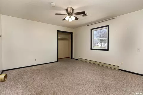 1301 E Parham St, Marion, IL 62959 photo 9