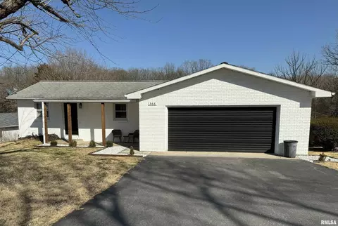 366 Clifty Heights Dr, Marion, IL 62959
