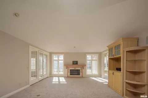 18677 270th St, Eldridge, IA 52748 photo 8