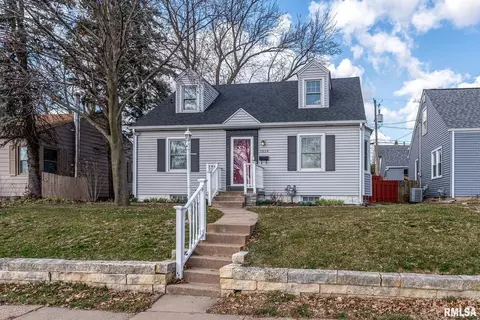 1614 E Pleasant St, Davenport, IA 52803