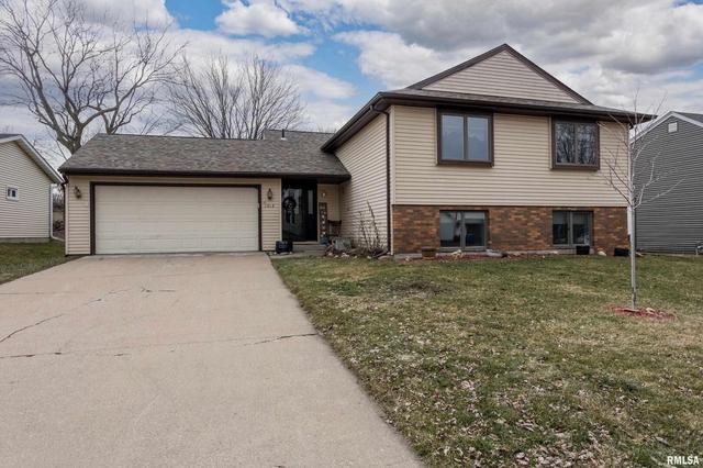 1012 W Donahue Ct, Eldridge, IA 52748