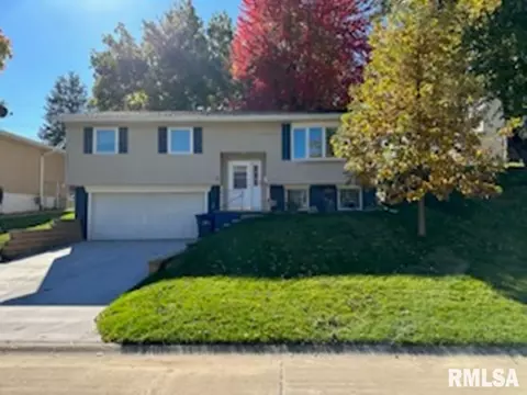 2529 Glenn St, Bettendorf, IA 52722