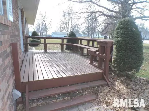 110 S Yates St, Alpha, IL 61413 photo 2