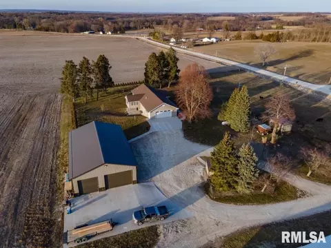 1782 Seven Springs Rd, Muscatine, IA 52761