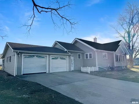 300 S Beach St, Kewanee, IL 61443 photo 4
