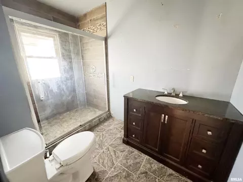 300 S Beach St, Kewanee, IL 61443 photo 11
