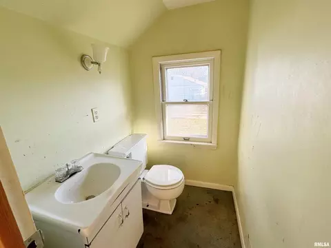 300 S Beach St, Kewanee, IL 61443 photo 14