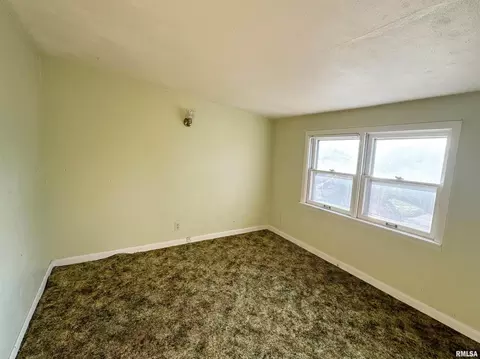 300 S Beach St, Kewanee, IL 61443 photo 13